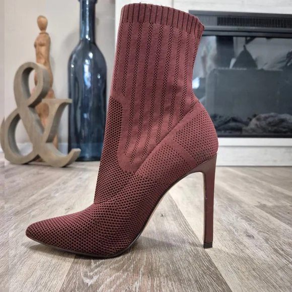 Steve Madden Burgundy Knit Sock Booties Size 7.5 - Picture 3 of 9